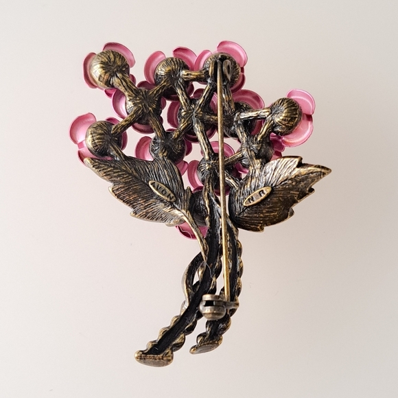 Vintage AVON Floral Rose Boquet Brooch - Picture 2 of 3
